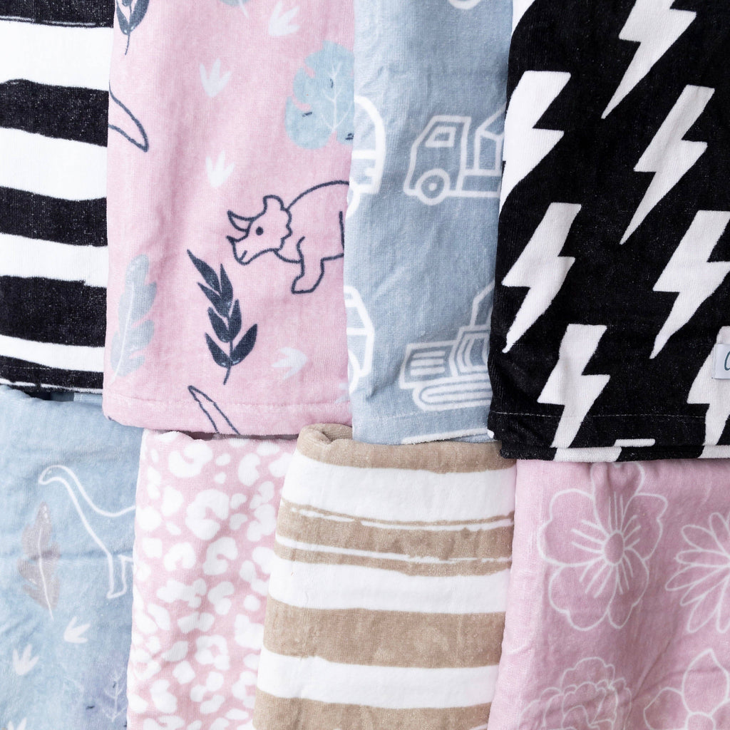 The Kenzie Beach Towel - Blossom: Petal Pink