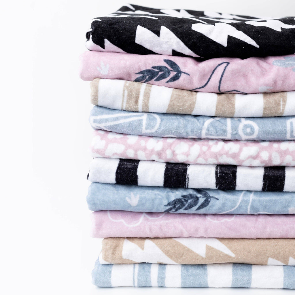 The Kenzie Beach Towel - Blossom: Petal Pink